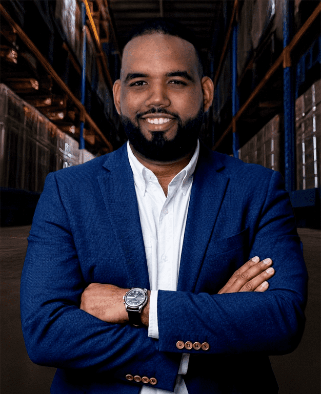 Derek Cabrera - Encargado del Depro. De Ventas